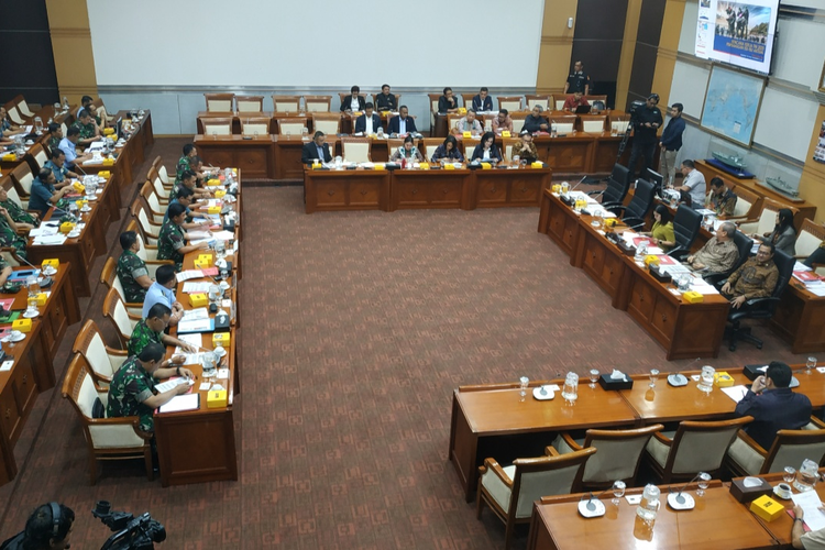Panglima TNI rapat kerja bersama Komisi I di Kompleks Parlemen, Senayan, Jakarta, Rabu (6/11/2019).