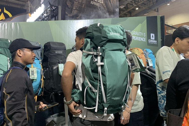 Tas gunung carrier Consina di Indofest 2025.