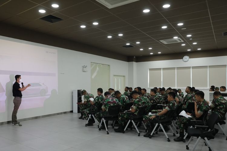 PT Hyundai Motors Indonesia (HMID) menggelar sesi pelatihan G20 Driver Training untuk para Paspampres dan TNI.
