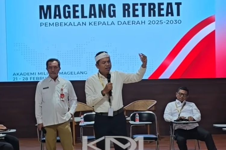 Gubernur Jawa Barat Dedi Mulyadi saat diskusi kelas Retreat Magelang, Jawa Tengah, Rabu (26/2/2025).