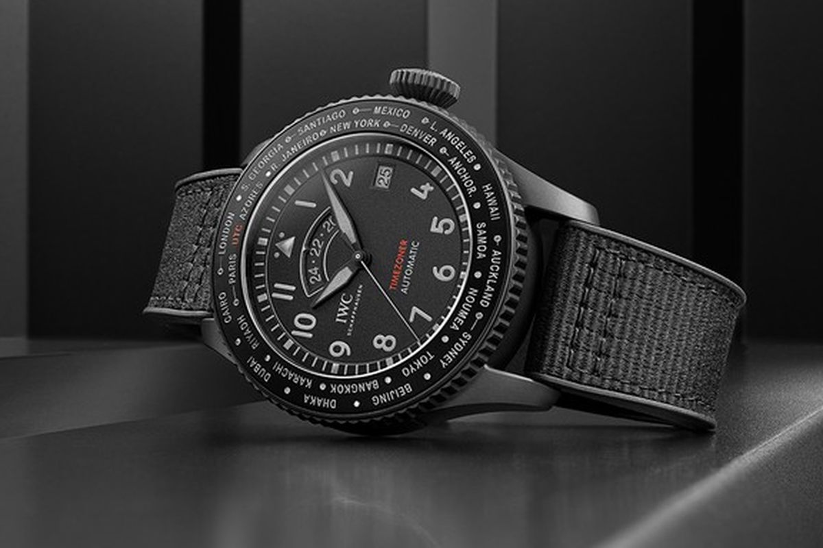 IWC Pilot?s Watch Timezoner TOP GUN Ceratanium (ref. IW395505).