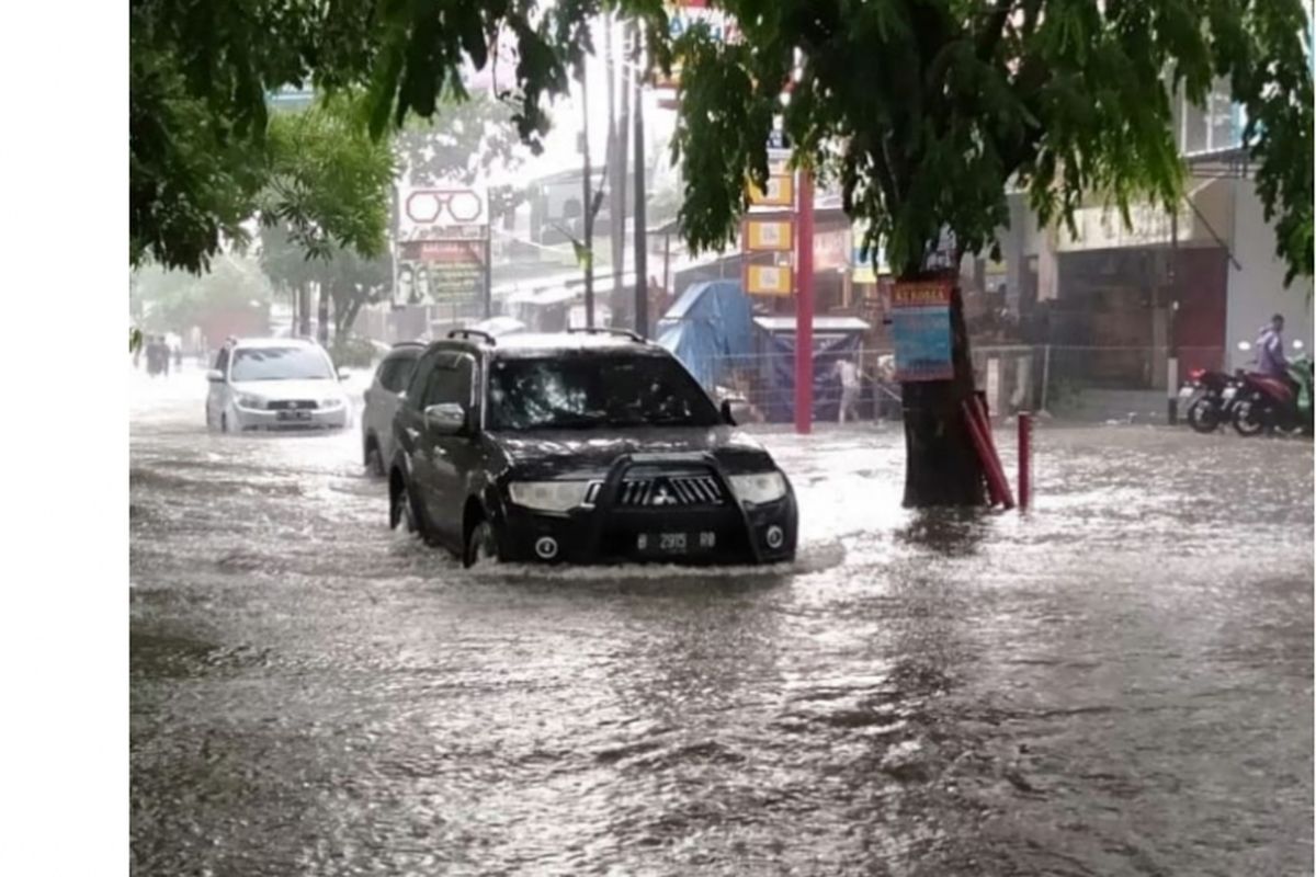 Tiga kecamatan di Kota Bekasi terendam banjir, Minggu (11/11/2018).