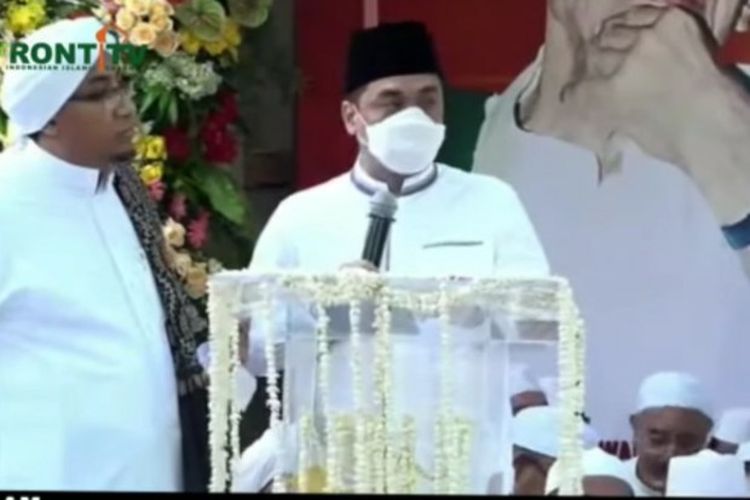 Wakil Gubernur DKI Jakarta Ahmad Riza Patria saat berpidato di acara peringatan Maulid Nabi Muhammad SAW di Tebet Jakarta Selatan.