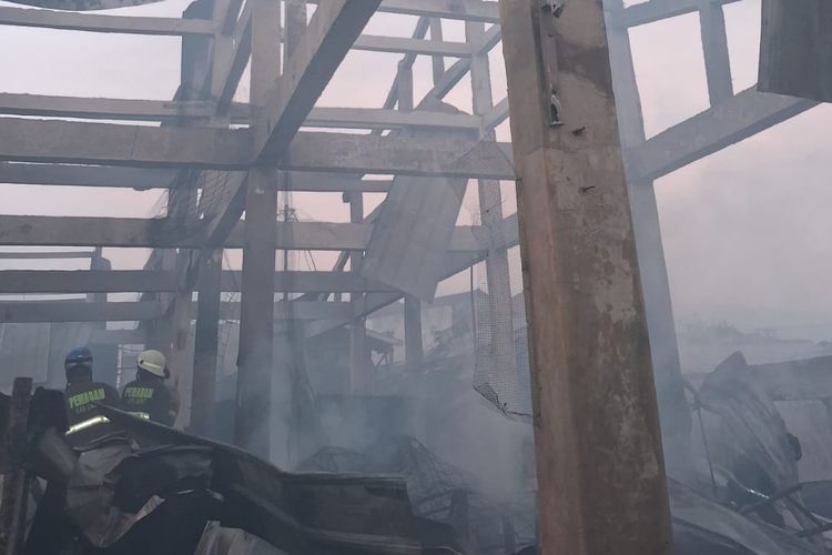 382 Kios Pasar Andir Garut Terbakar, Pedagang Direlokasi dan Revitalisasi Disiapkan