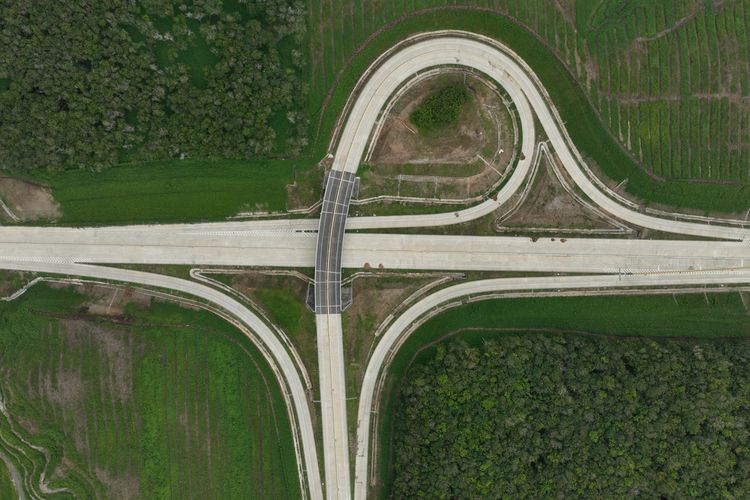 Jalan Tol Kuala Tanjung-Tebing Tinggi-Parapat (Kutepat) Seksi 3 (Junction Tebing Tinggi-Interchange Dolok Merawan) dan sebagian Seksi 4 (Interchange Dolok Merawan-Interchange Sinaksak)