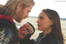 Demi Adegan Ciuman di Film Thor, Chris Hemsworth Rela Berdiet 