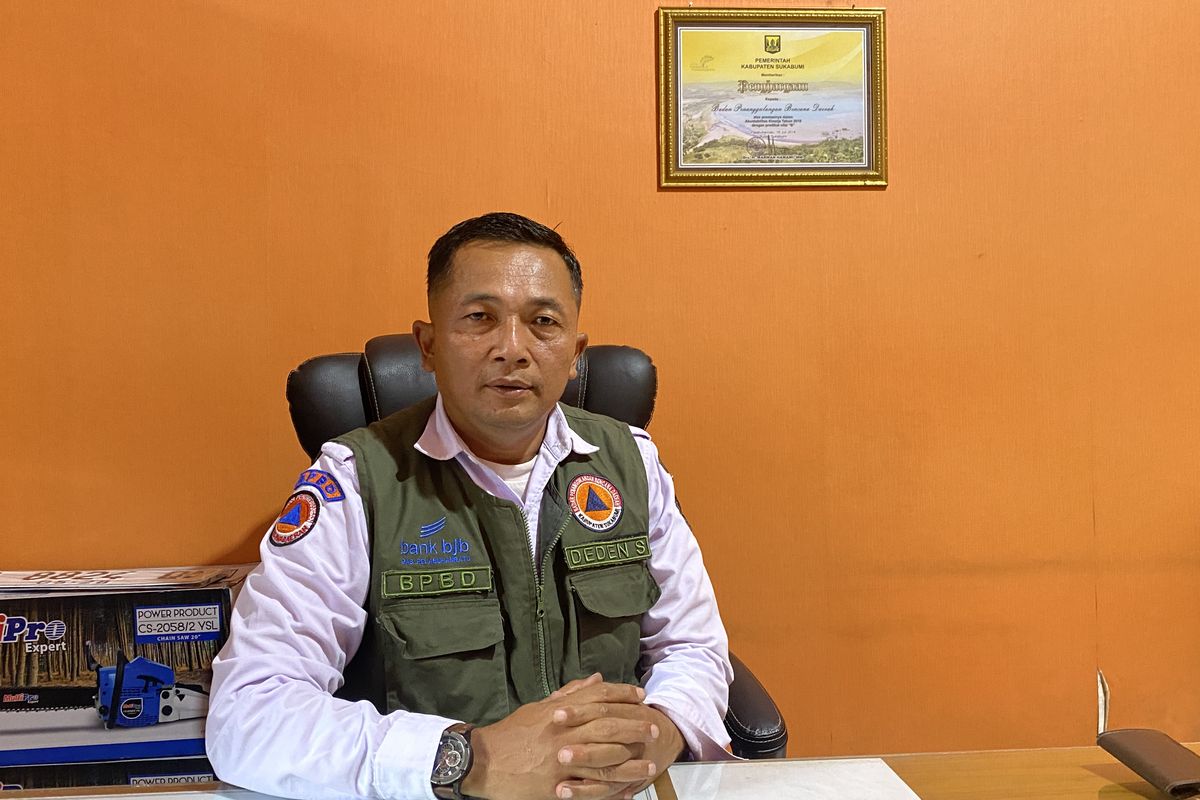 Kalak BPBD Kabupaten Sukabumi, Deden Sumpena saat ditemui kompas.com di kantor BPBD Kabupaten Sukabumi.