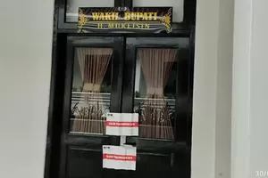 Ruang Bupati Kuansing hingga Sekda Disegel KPK, Dugaan OTT Makin Menguat