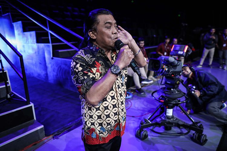 Penyanyi campursari, Didi Kempot saat cek sound sebelum acara program Rosi di Kompas TV di Menara Kompas, Jakarta, Kamis (1/8/2019).