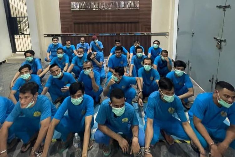 Rumah Tahanan Negara (Rutan) Kelas IIA Batam, Kepulauan Riau (Kepri) memindahkan 50 Warga Binaan Pemasyarakatan (WBP) ke Lembaga Pemasyarakatan Khusus Narkotika Kelas IIA Tanjungpinang. Hal ini dilakukan karena daya tampung Rutan Batam saat ini sudah tidak memungkinkan lagi, karena sudah over kapasitas.
