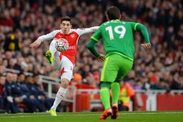 Hector Bellerin jadi kreator 2 gol kemenangan Arsenal atas Sunderland pada babak ke-3 Piala FA di Stadion Emirates, Sabtu (9/1/2016).
