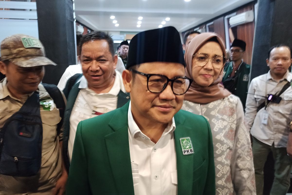 Ketua Umum Partai Kebangkitan Bangsa (PKB) Muhaimin Iskandar (Cak Imin) usai mendarat di terminal VIP Bandara Internasional I Gusti Ngurah Rai, Kabupaten Badung, Bali, pada Jumat (24/8/2024) sore. Kompas.com/ Yohanes Valdi Seriang Ginta