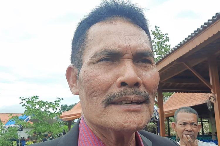 Ketua DPRD Kabupaten Blora, M Dasum saat ditemui wartawan di Joglo Bogem, Kecamatan Japah, Kabupaten Blora, Jawa Tengah, Selasa (28/2/2023)
