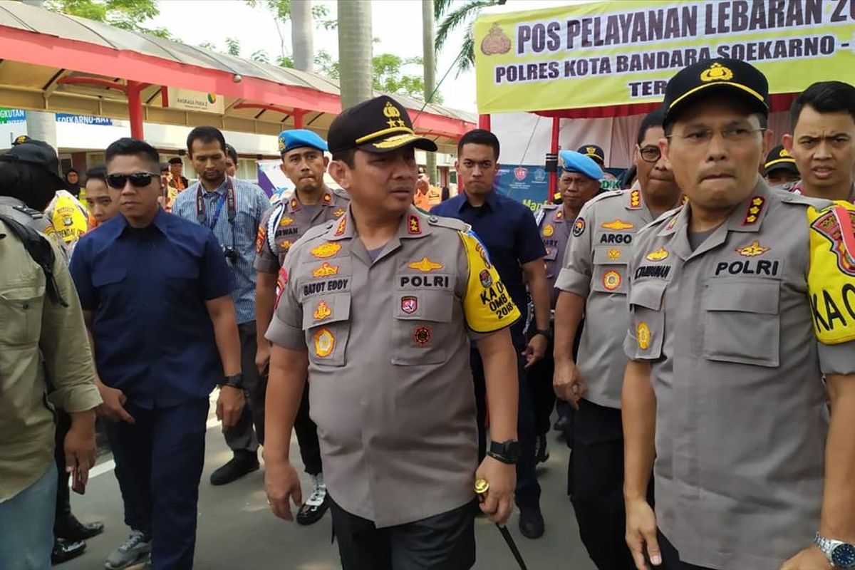 Kapolda Metro Jaya, Irjen Gatot Eddy Purnomo didamping Kapolres Bandara  Soekarno-Hatta Victor Togi Tambunan
