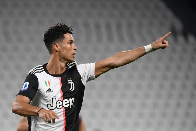 Cristiano Ronaldo meryakan golnya pada laga Juventus vs Lazio di Stadion Allianz dalam lanjutan pekan ke-34 Serie A, kasta teratas Liga Italia, Senin 20 Juli 2020.