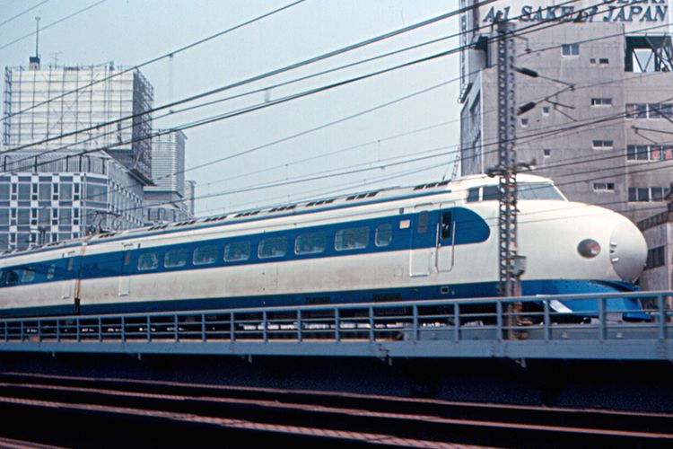 Seri Shinkansen pertama yang beroperasi di Jepang.