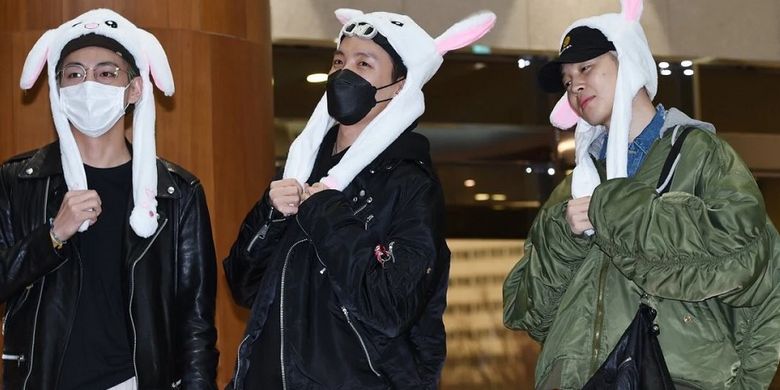 Ketika J Hope Jimin Dan V Bts Dihukum Pakai Bunny Hat Di Bandara