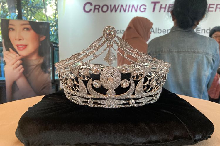 Mahkota untuk Miss Universe Hong Kong 2025.