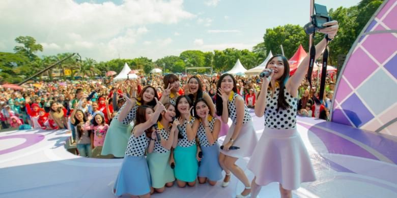 Cherrybelle akan menjalani roadshow Discover The Future of Imaging yang digelar oleh PT Datascrip. Bandung terpilih menjadi kota pertama yang dikunjungi tur keliling tersebut di Bandung Electronic Center (BEC) Mall pada 16 Maret ? 20 Maret 2016.