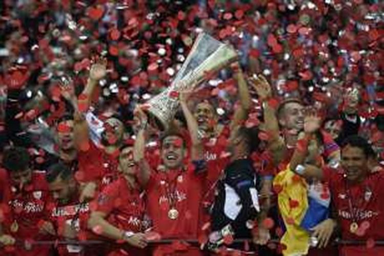 Sevilla sukses menjuarai Liga Europa musim 2014-2015. Pada laga final, Sevilla mengalahkan wakil dari Ukraina, Dnipro Dnipropetrovsk.