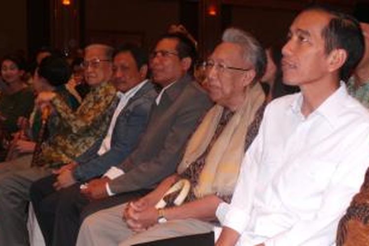 Presiden Joko Widodo bersama Soegeng Sarijadi 