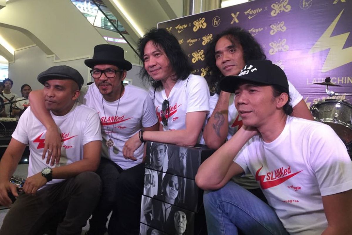 Slank manggung dalam peluncuran produk sepatu Slanked di fX Senayan, Jakarta Pusat, Rabu (23/5/2018).