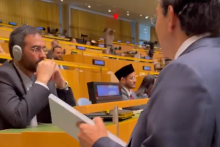 Delegasi Iran Cueki Dubes Israel yang Tawarkan Starlink di Sidang PBB