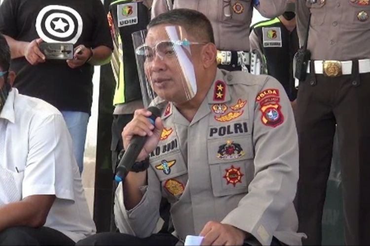 Kapolda Sulawesi Barat Irjen Eko Budi Sampurno saat memberikan penjelasan terkait pembunuhan Demas Laira, Senin (24/8/2020).
