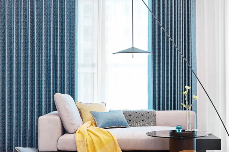Ilustrasi gorden di dalam ruangan.