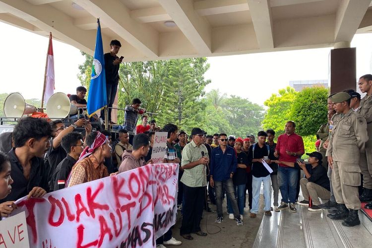 Profesor Unpatti Tolak Konservasi Laut Damer, Minta Dikaji Ulang