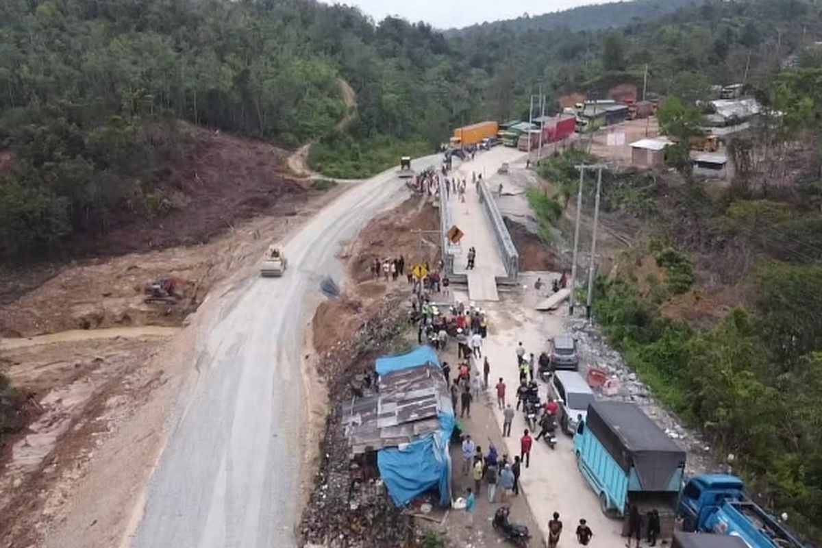 Jalan Lintas Riau-Sumbar di Kampar Masih Buka Tutup, Pengaspalan Terkendala Cuaca