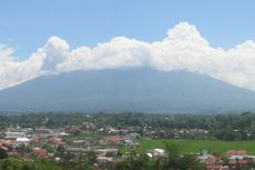 Marapi Erupsi, Warga Dilarang Beraktivitas dalam Radius 3 Km