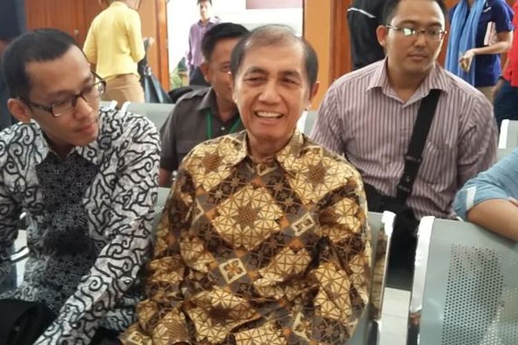 Mantan Direktur Jenderal Pajak, Hadi Poernomo, di ruang sidang utama Pengadilan Negeri Jakarta Selatan, Senin (18/5/2015).