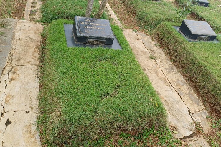 Makam Olga Syahputra Bawa Berkah, Masih Dikunjungi Penggemar Setelah 10 Tahun