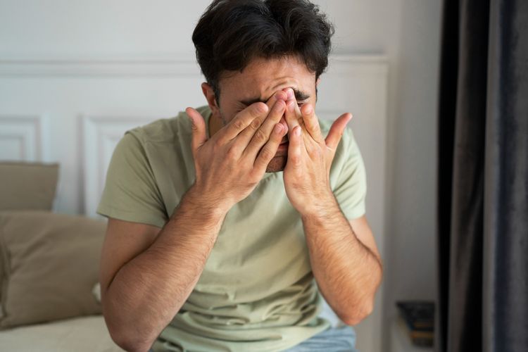 Ghosting atau menghilang tanpa kabar dalam hubungan kerap dianggap tindakan menyakitkan. Namun, ada situasi tertentu ketika ghosting dinilai dibolehkan.