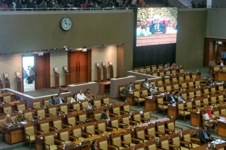 Rapat Paripurna di Gedung Nusantara II Kompleks Parlemen, Senayan, Jakarta, Selasa (16/7/2019).