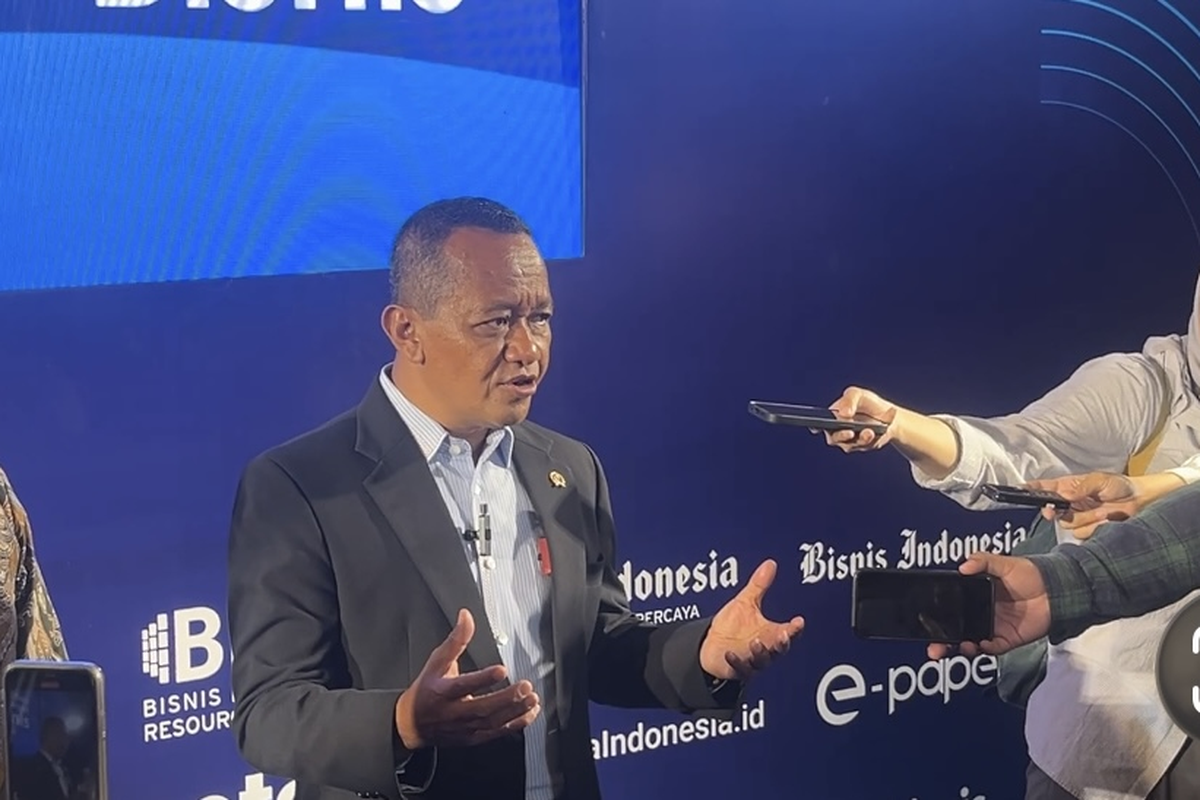 Menteri Energi dan Sumber Daya Mineral (ESDM) Bahlil Lahadalia saat ditemui si acara di Bisnis Indonesia Group (BIG) Conference 2025 di Kuningan, Jakarta, Senin (8/12/2025).