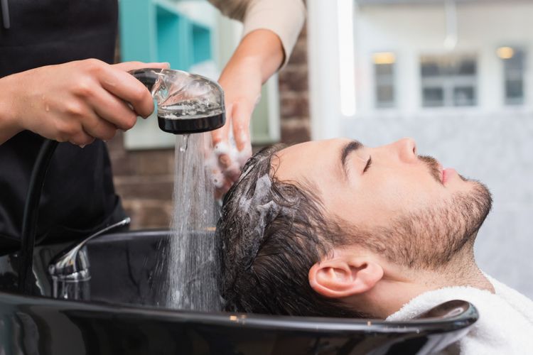 Cara Merawat Rambut  Pria Tetap Sehat dan Indah Alami 