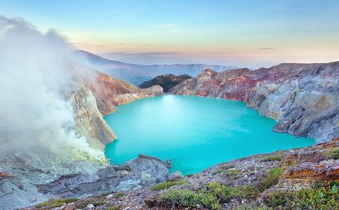 Rising Waters on Ijen Crater Kills Sulphur Miner 