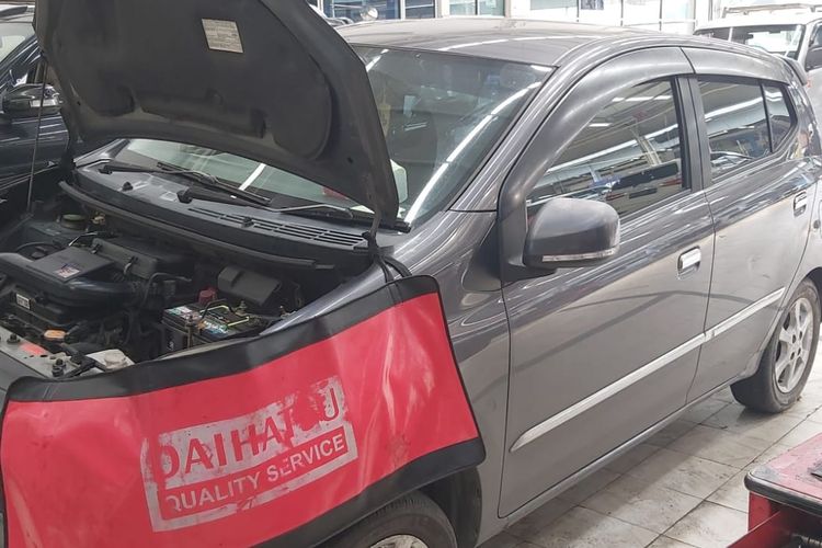 Servis Daihatsu Ayla di bengkel resmi Astra Daihatsu Majapahit Semarang 