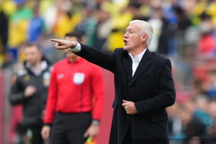 Real Madrid Cari Pelatih Baru, Deschamps Tak Tertarik