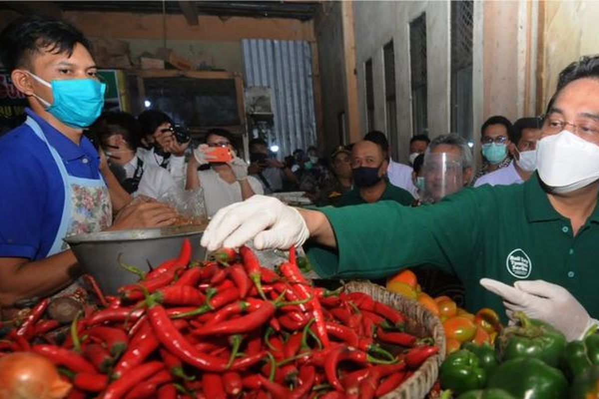 Indonesia mencatatkan penurunan ekonomi sebesar -5,32% pada kuartal II 2020, turun drastis dibandingkan periode yang sama tahun lalu, menurut Badan Pusat Statistik pada Rabu (05/08). Ini adalah kontraksi ekonomi pertama di Indonesia dalam lebih dari 20 tahun terakhir. 