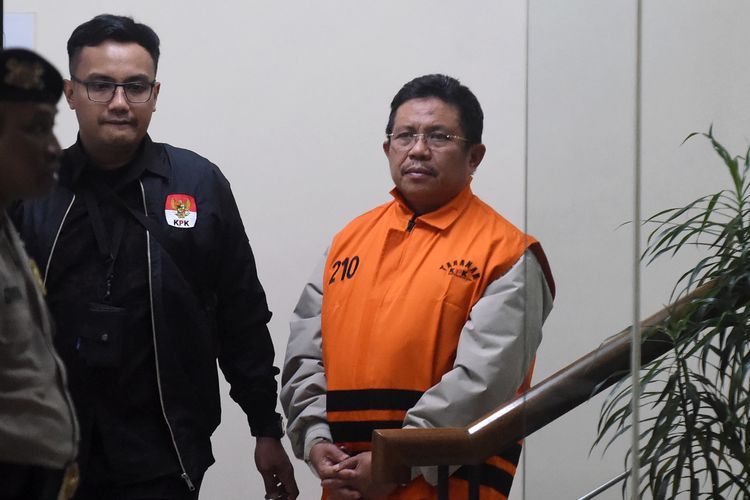 KPK Sita Mobil Toyota Alphard dari Bupati Lombok Barat