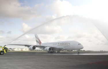 Airbus A380 Emirates mendarat di Bandara Internasional Ngurah Rai, Bali, Kamis (1/6/2023).