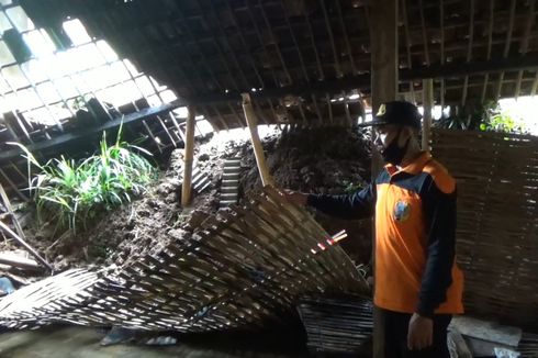 7 Rumah Rusak akibat Longsor di Tulungagung, Akses Jalan Desa Terputus