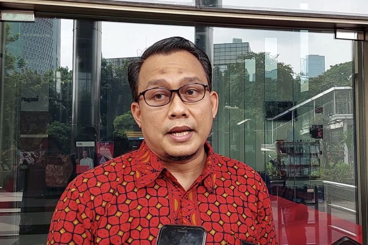 Pelaksana Tugas Juru Bicara KPK Ali Fikri saat ditemui di Gedung Merah Putih KPK, Jakarta, Kamis (23/6/2022).