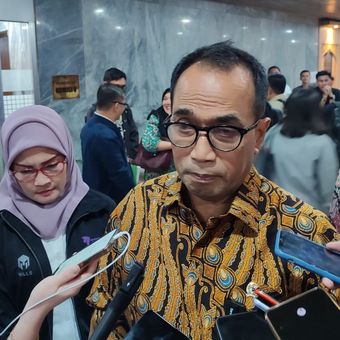 Menteri Perhubungan Budi Karya Sumadi saat ditemui di Gedung DPR RI, Jakarta, Selasa (7/11/2023).
