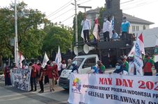 Indonesian Workers Protest Wage Rate, Outsourcing Jobs in May Day Rallies