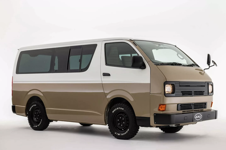 Modifikasi Toyota HiAce bergaya Retro garapan AMJ (Auto Motive Japan).