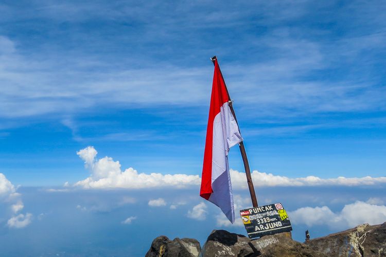 Puncak Ogal-Agil Gunung Arjuno, Jawa Timur.
